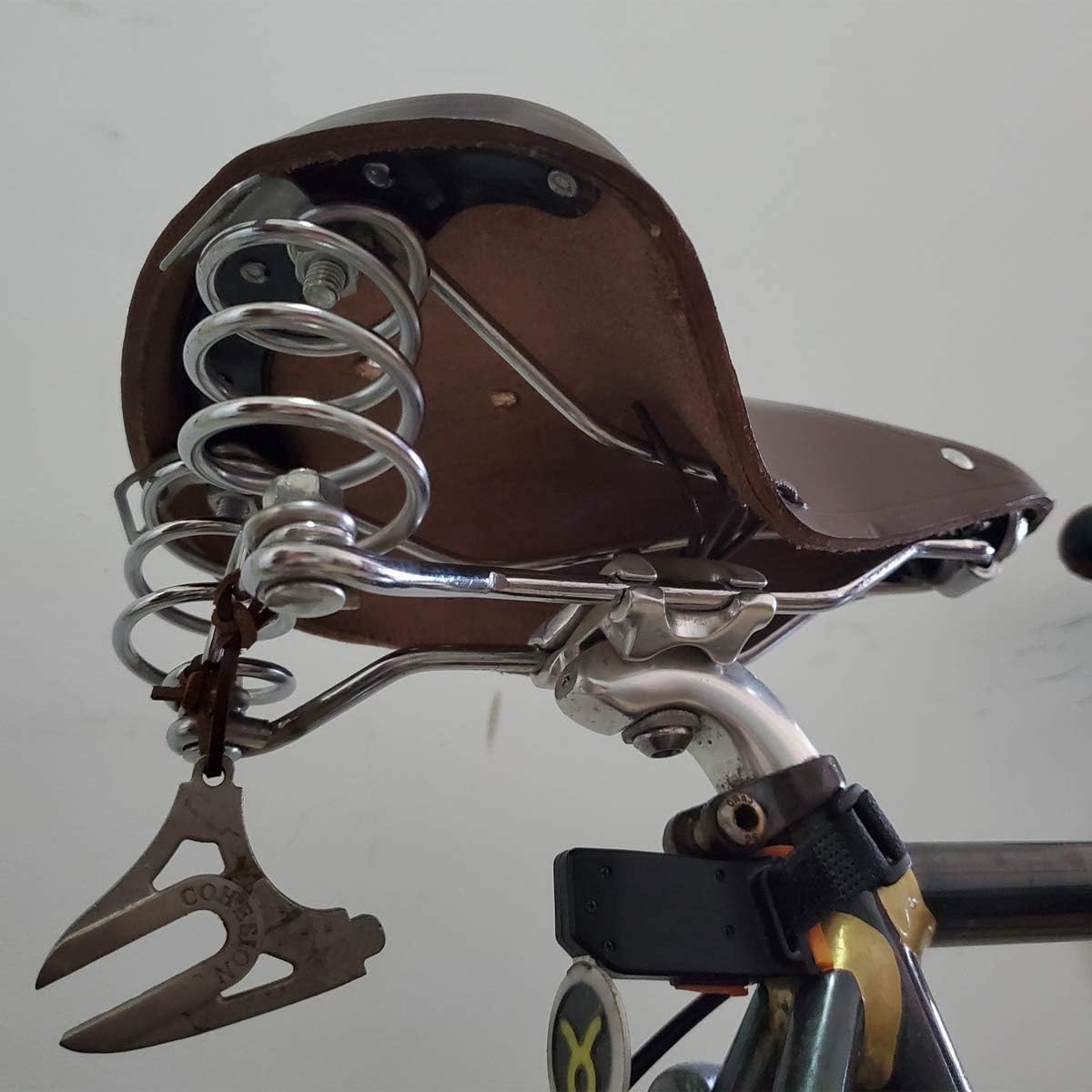 UNISTRENGH English Vintage Bicycle Saddle Touring City Saddle Comfortable Comfort Leather Bicycle