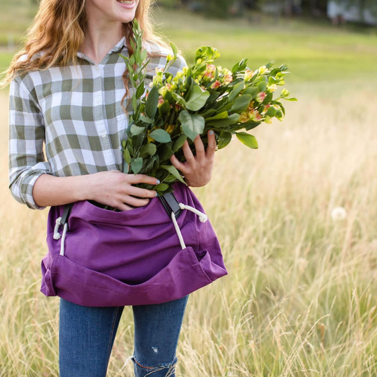 Roo Gardening Apron with Pockets & Harvesting, Picking Pouch - Adjustable, Water-resistant