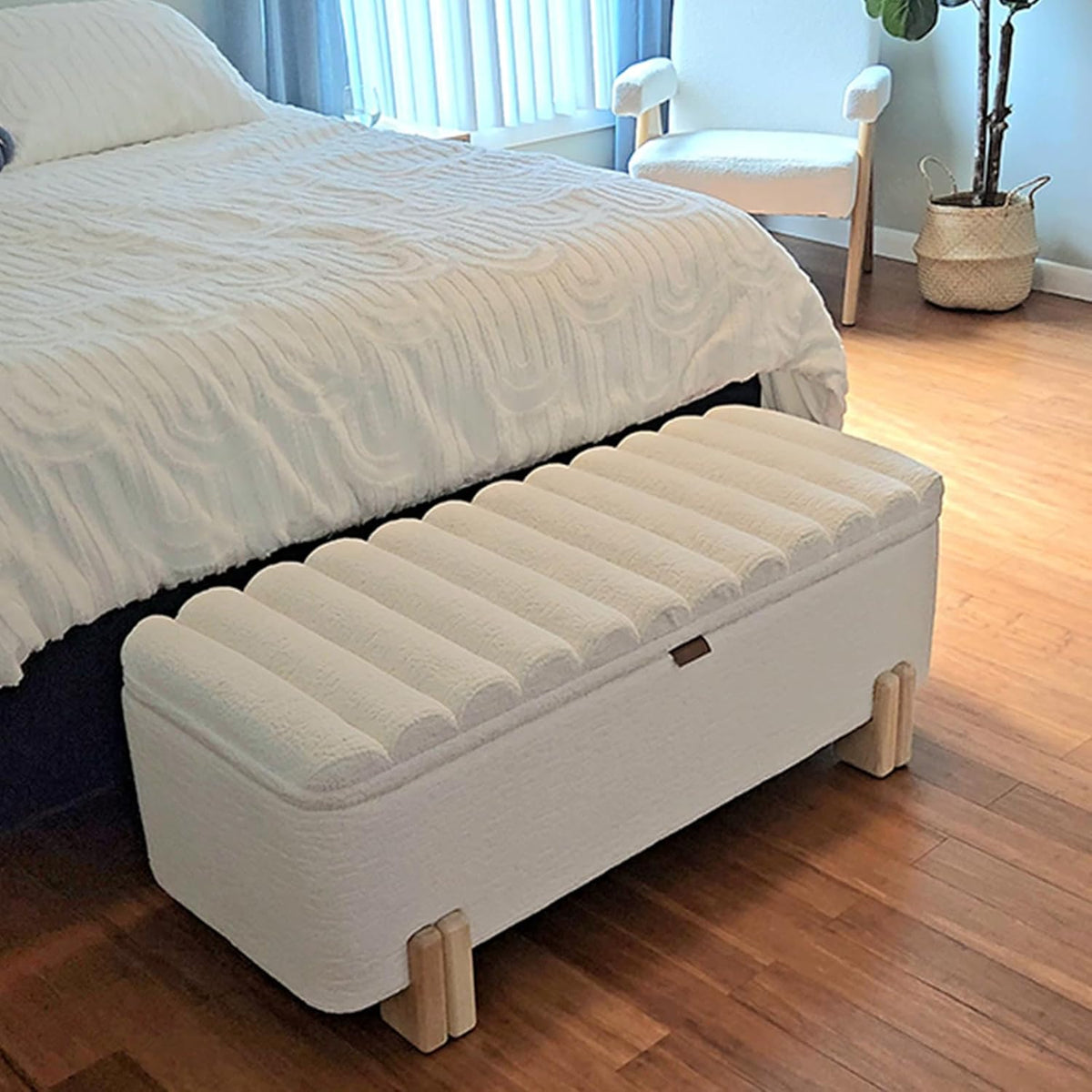 Kmax 45" Storage Bench Faux Fur Entryway Bench Upholstered Ottoman Bench with Wavy Top & Safty
