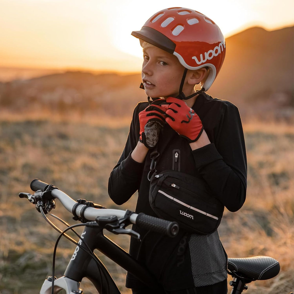 woom TENS Bike Gloves, Child’s & Youth Bicycle Full Finger Protection with Grip for Road Cycling &