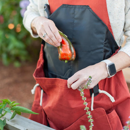 Roo Gardening Apron with Pockets & Harvesting, Picking Pouch - Adjustable, Water-resistant
