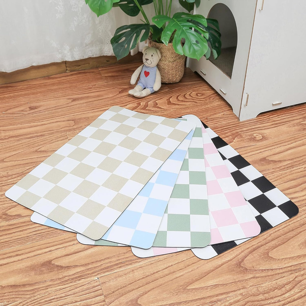 Ralxion Checkered Dog Feeding Mat, Absorbent Mats for Dog Food and Water Bowl, Dispenser, Retro