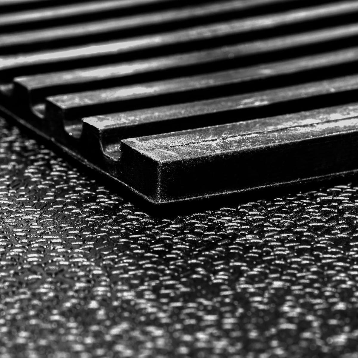 Heavy Duty Horse Stall Mats - Stable Mats, Durable 3/4 in. Thick Rubber Flooring - Solid Black