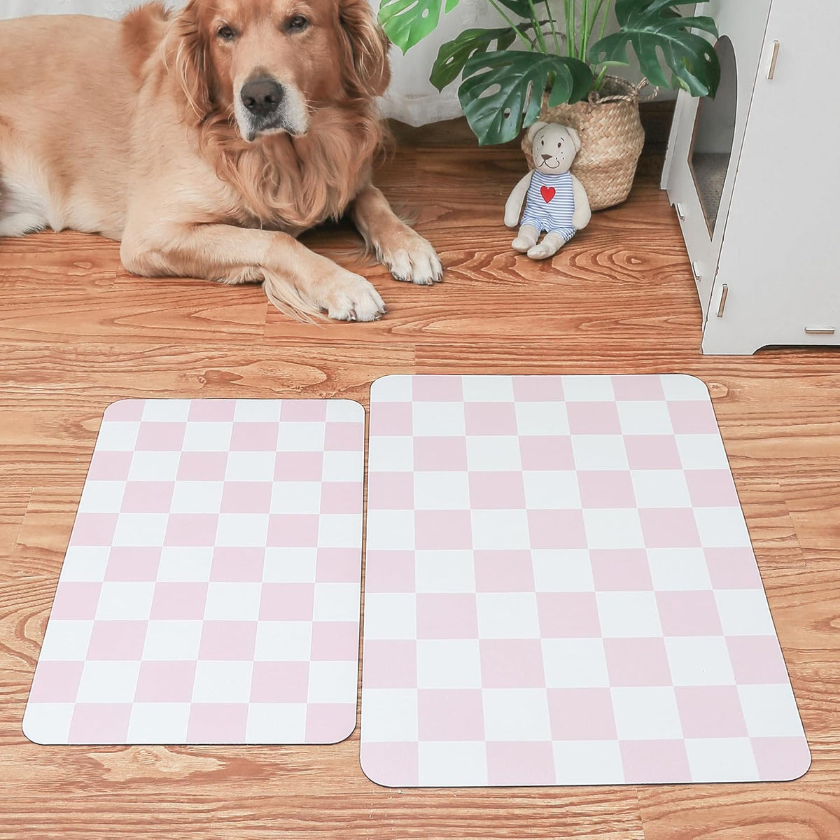 Ralxion Checkered Dog Feeding Mat, Absorbent Mats for Dog Food and Water Bowl, Dispenser, Retro