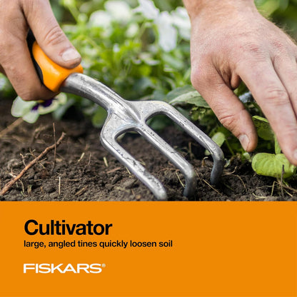 Fiskars 3-in-1 Garden Tool Set, Includes Trowel, Transplanter, and Cultivator for Outdoor
