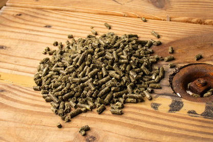 New Country Organics | Loyalty Senior Horse Pellets for Horses 15+ Years Old | Corn-Free and