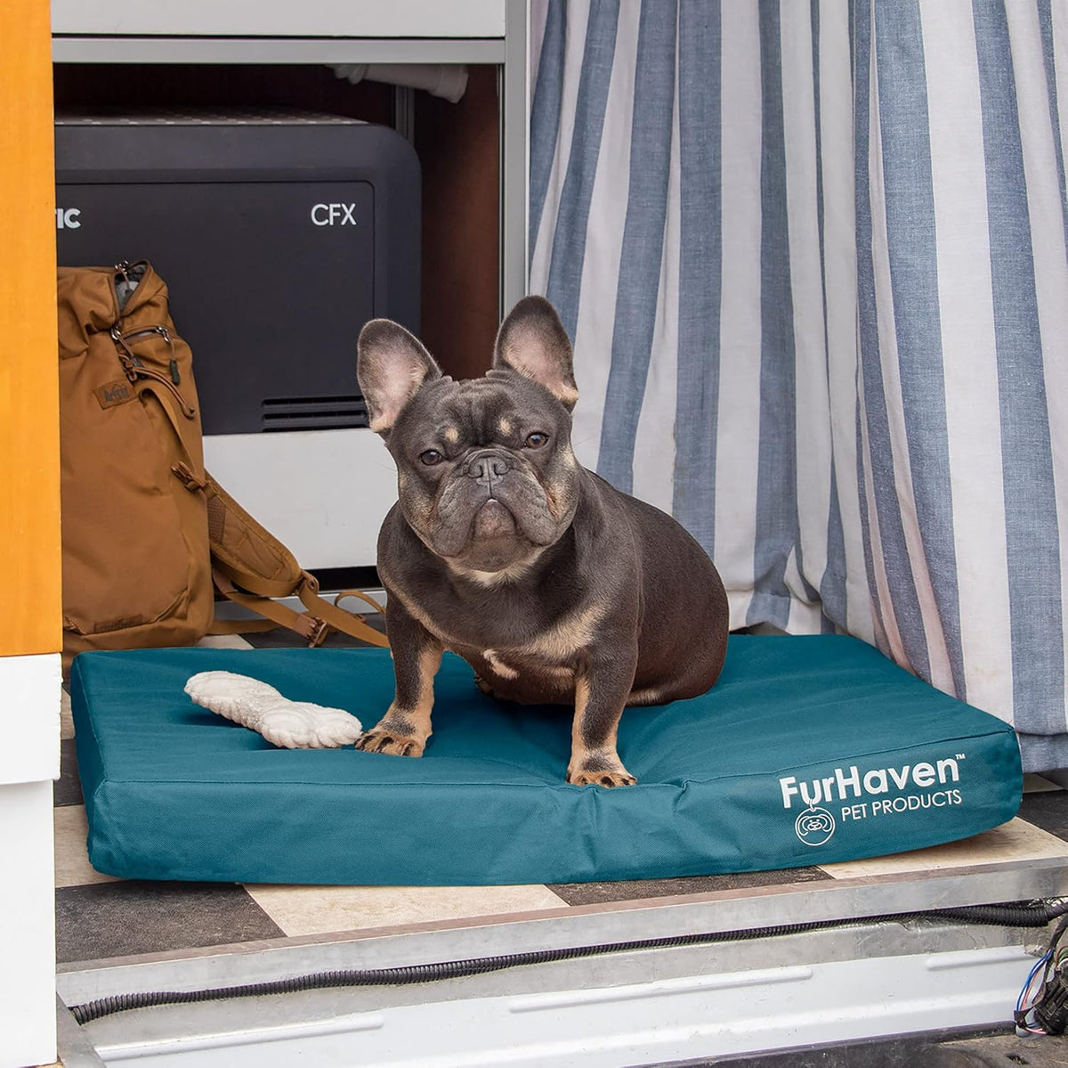 Furhaven Water-Resistant Cooling Gel Dog Bed for Medium/Small Dogs w/ Removable Washable Cover, For
