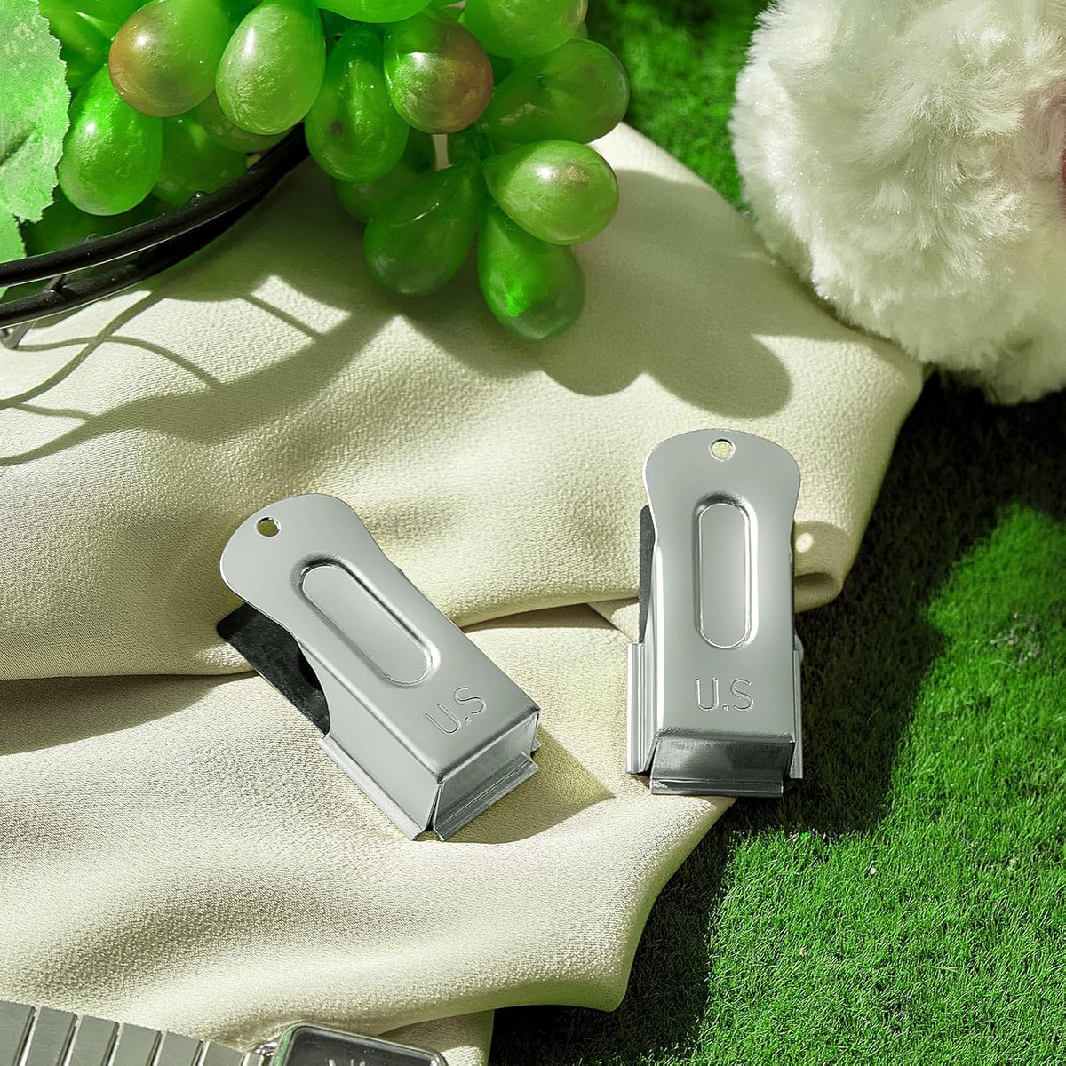 2 Pieces Brass Pet Training Clicker Signaling Cricket Clicker Metal Dog Clicker for Puppy Cats