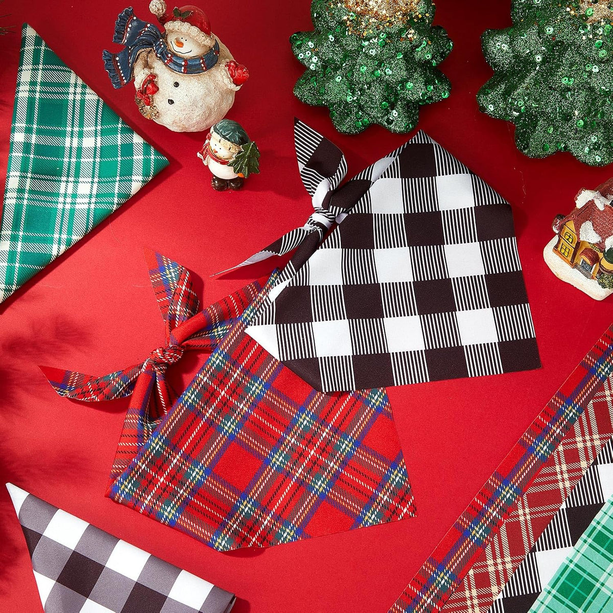 Weewooday 50 Pcs Christmas Dog Bandanas Bulk Xmas Red Green Buffalo Plaid Bandanas for Dogs Soft