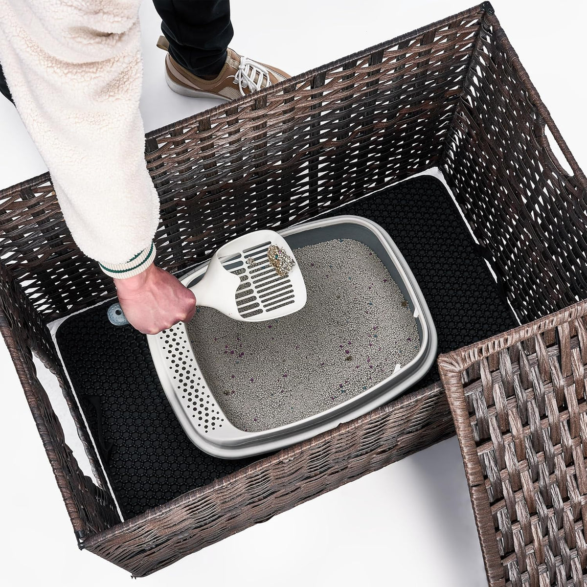 Cat Litter Box Enclosure with Litter Trapping Mat; Handwoven Plastic Rattan Kitten House; No
