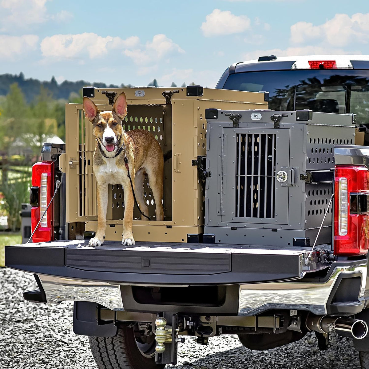 Heavy Duty Fully Collapsible Powder-Coated Aluminum Dog Crate - Medium (Gray)